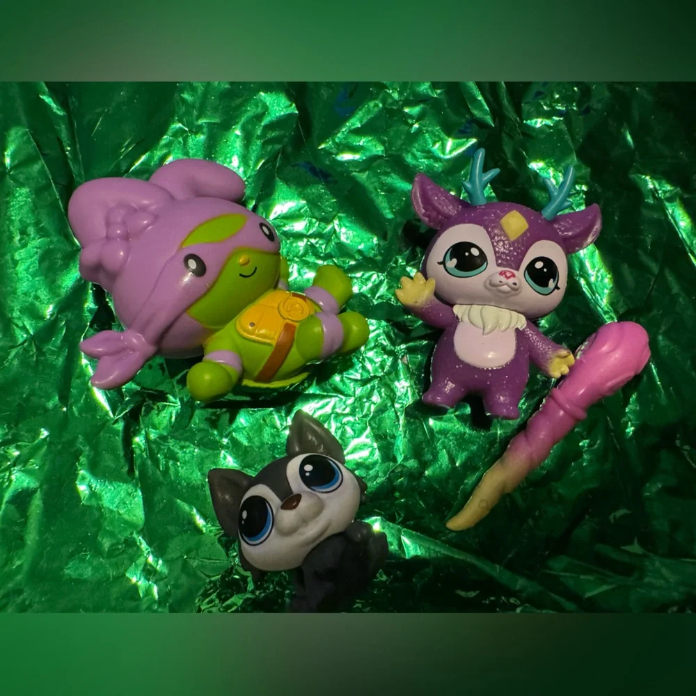 Mini figures Hello Kitty TMNT Donatello, Zuru Husky dog, magic mixlings figure